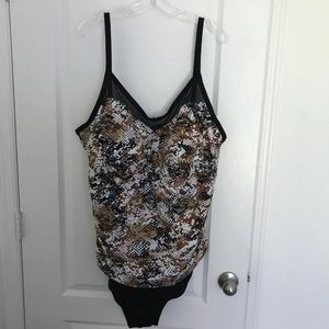 BOGO 50% off 🥳 Plus Size Camo Swimsuit